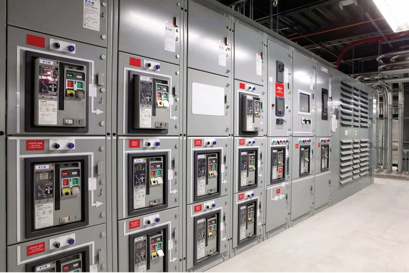 Industrial electrical switchgear lineup